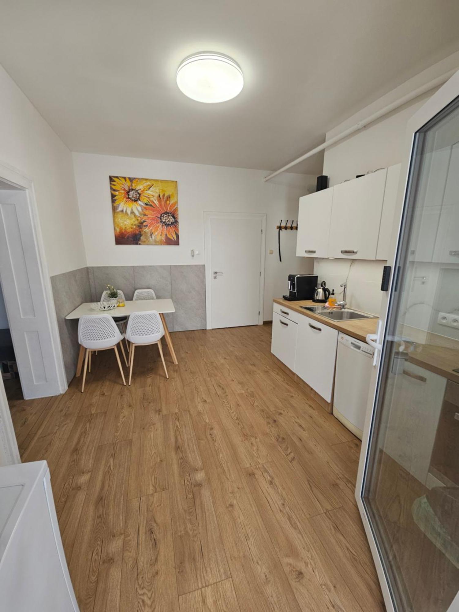Apartmany Centro & Jacuzzi Piest'any Eksteriør bilde