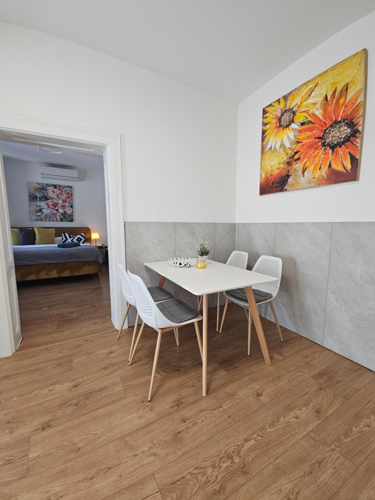 Apartmany Centro & Jacuzzi Piest'any Eksteriør bilde